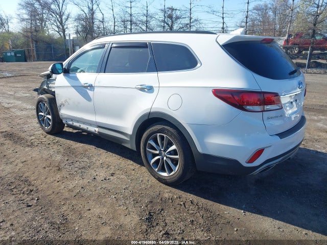 KM8SMDHF5HU257085 Hyundai Santa Fe Se