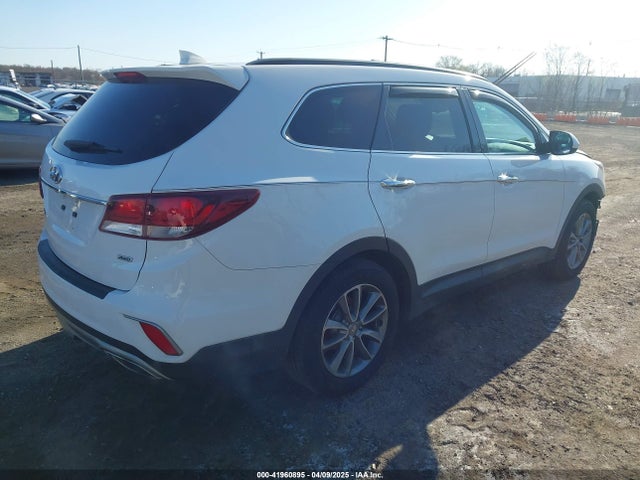 KM8SMDHF5HU257085 Hyundai Santa Fe Se