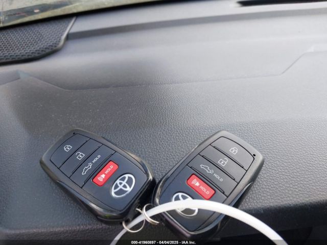 5TFLA5DB8NX025830 Toyota Tundra Sr5
