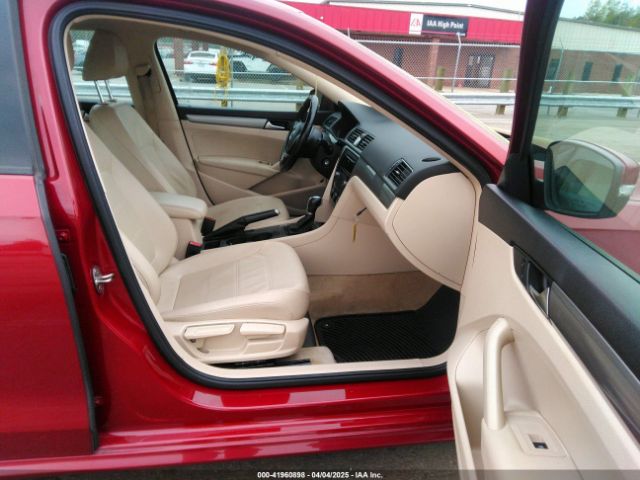 1VWAS7A36FC044461 Volkswagen Passat 1.8t Wolfsburg Edition