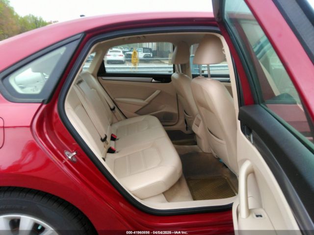 1VWAS7A36FC044461 Volkswagen Passat 1.8t Wolfsburg Edition