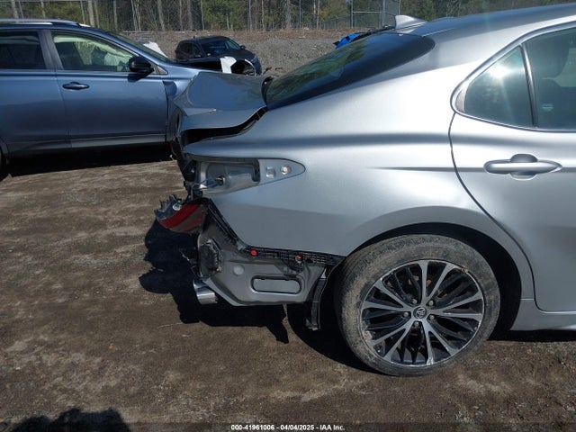 4T1B11HK8JU625480 Toyota CAMRY SE
