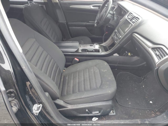 3FA6P0HD7JR275157 Ford FUSION SE
