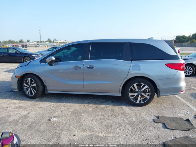Honda Odyssey Touring 2023 5FNRL6H86PB020700 Image 14