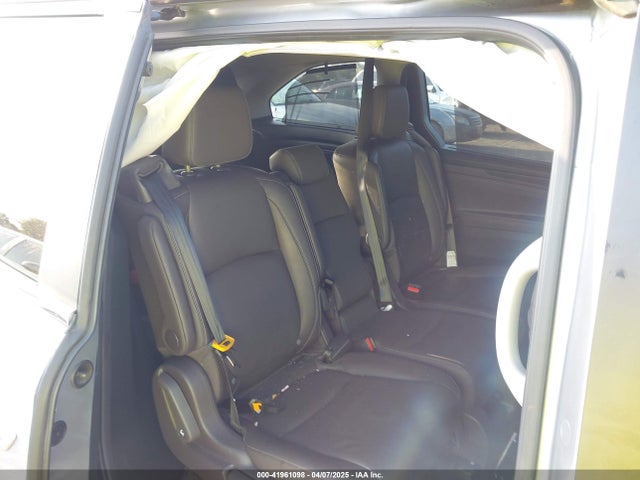Honda Odyssey Touring 2023 5FNRL6H86PB020700 Image 8
