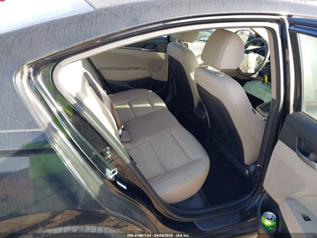 KMHD74LF1HU058770 Hyundai ELANTRA SE