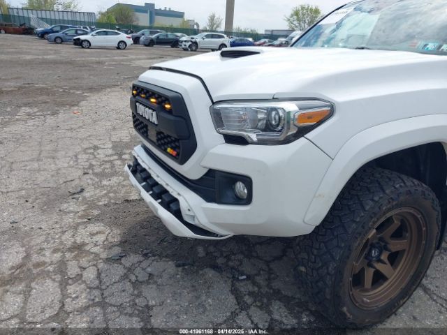3TMCZ5AN5JM125066 Toyota Tacoma Trd Sport