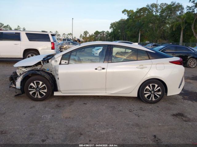 JTDKARFP7H3063573 Toyota Prius Prime Premium