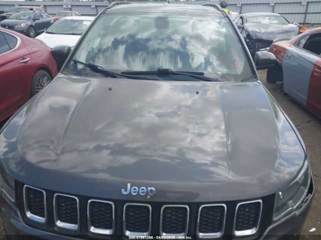 3C4NJDBB6JT283680 Jeep Compass Latitude