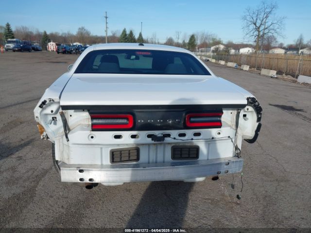 2C3CDZAG3GH195023 Dodge Challenger Sxt