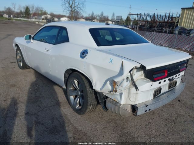 2C3CDZAG3GH195023 Dodge Challenger Sxt