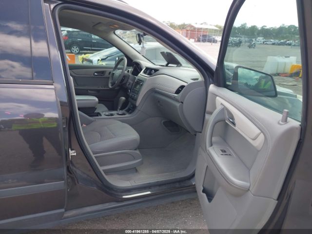 1GNKRFKD8HJ202180 Chevrolet Traverse Ls