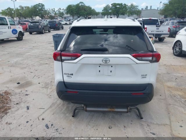 2T3A1RFV5KW069225 Toyota Rav4 Xle Premium
