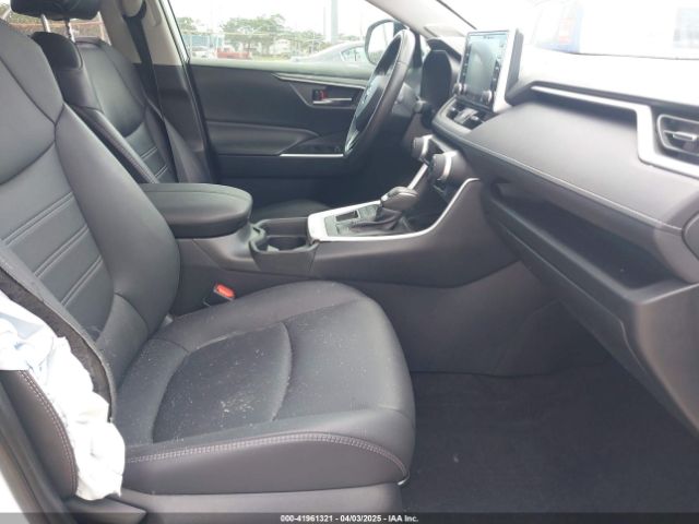 2T3A1RFV5KW069225 Toyota Rav4 Xle Premium