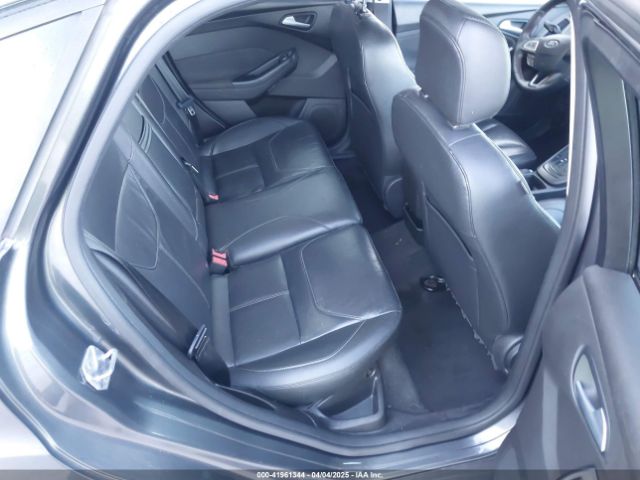 1FADP3F21GL356625 Ford FOCUS SE