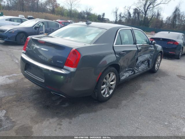 2019 CHRYSLER 300 2C3CCARG3KH581149 Photo 3