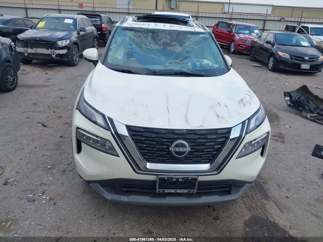 5N1BT3BA6NC725921 Nissan Rogue Sv Fwd