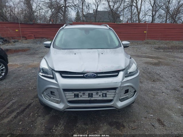 1FMCU9J93GUC55811 Ford Escape Titanium