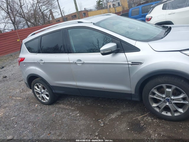 1FMCU9J93GUC55811 Ford Escape Titanium