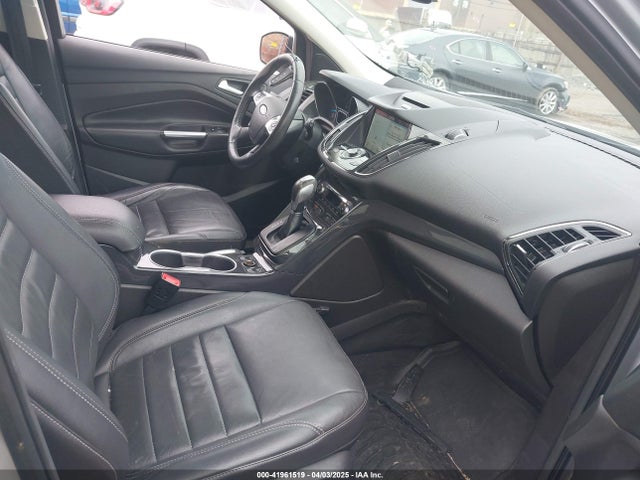1FMCU9J93GUC55811 Ford Escape Titanium