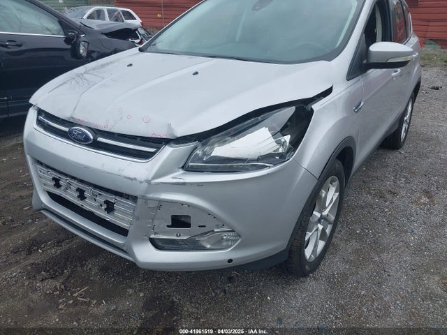 1FMCU9J93GUC55811 Ford Escape Titanium