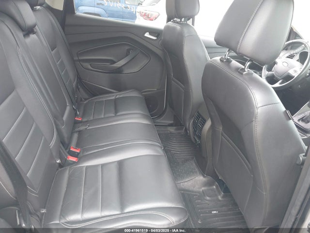 1FMCU9J93GUC55811 Ford Escape Titanium