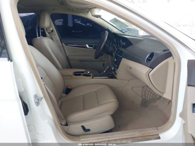 2013 MERCEDES-BENZ C 250 WDDGF4HB8DR247865 Photo 4