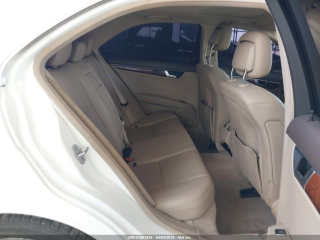 2013 MERCEDES-BENZ C 250 WDDGF4HB8DR247865 Photo 7