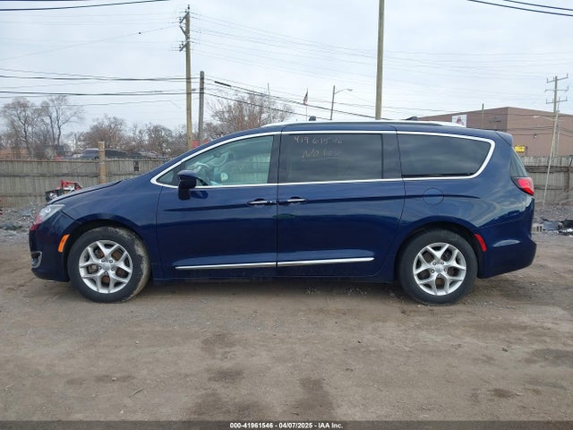 2C4RC1BG8JR271328 Chrysler Pacifica Touring L