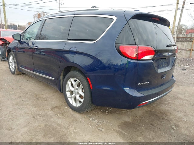 2C4RC1BG8JR271328 Chrysler Pacifica Touring L