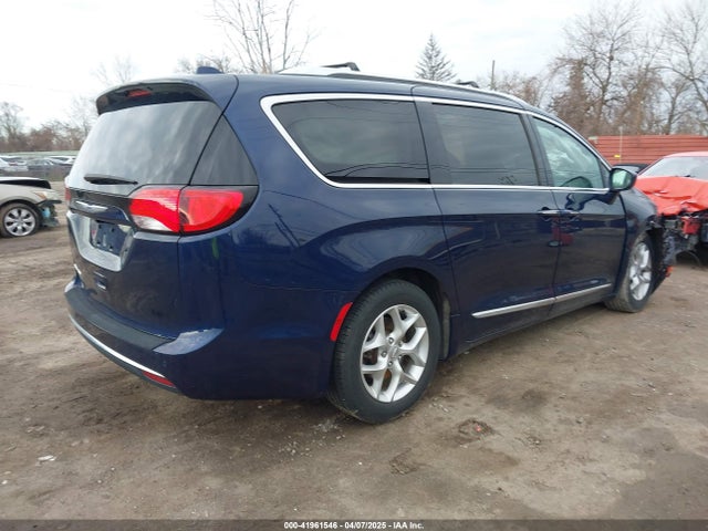 2C4RC1BG8JR271328 Chrysler Pacifica Touring L