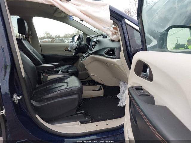 2C4RC1BG8JR271328 Chrysler Pacifica Touring L