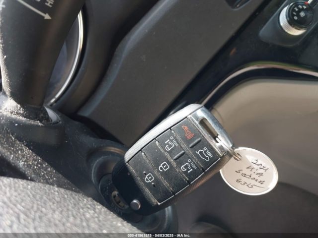 KNDMB5C19M6668315 KIA SEDONA LX