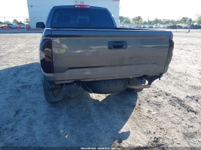 5TFRY5F11FX174429 Toyota Tundra Sr5 5.7l V8