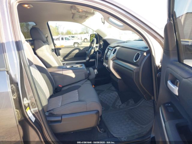 5TFRY5F11FX174429 Toyota Tundra Sr5 5.7l V8