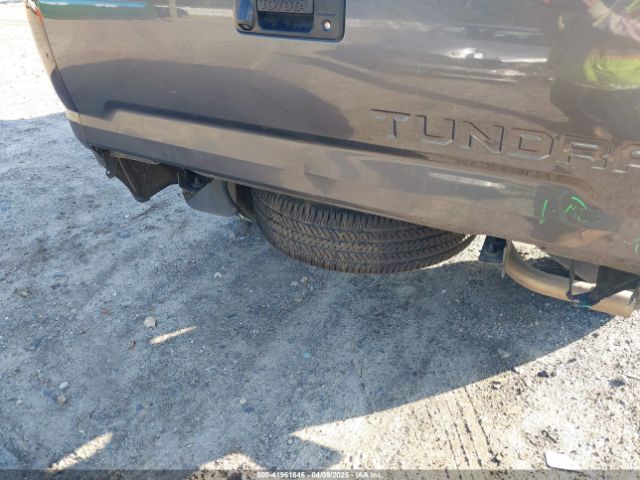 5TFRY5F11FX174429 Toyota Tundra Sr5 5.7l V8