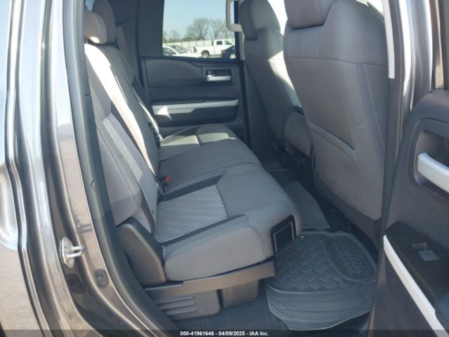 5TFRY5F11FX174429 Toyota Tundra Sr5 5.7l V8