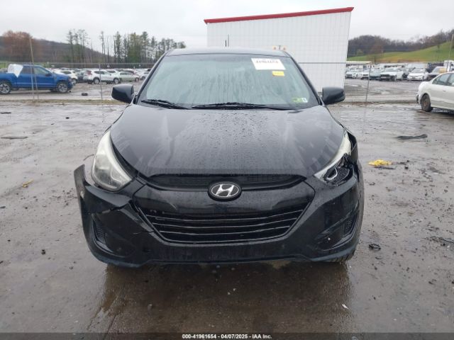 KM8JT3AFXFU017725 Hyundai TUCSON GLS