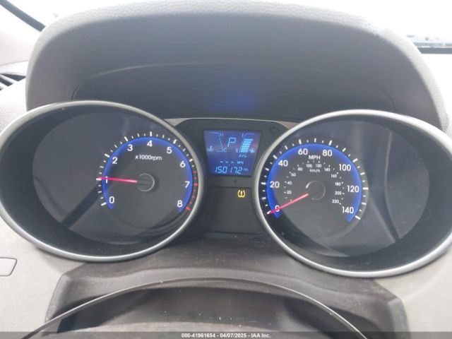 KM8JT3AFXFU017725 Hyundai TUCSON GLS