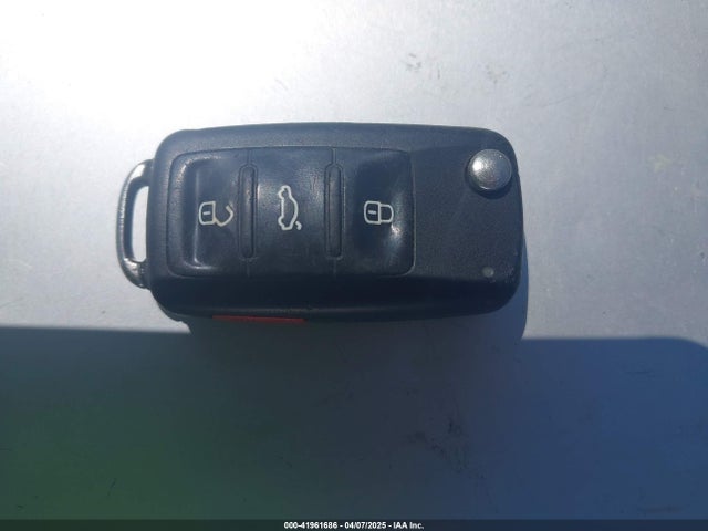 1VWBT7A31HC021299 Volkswagen Passat 1.8t Se