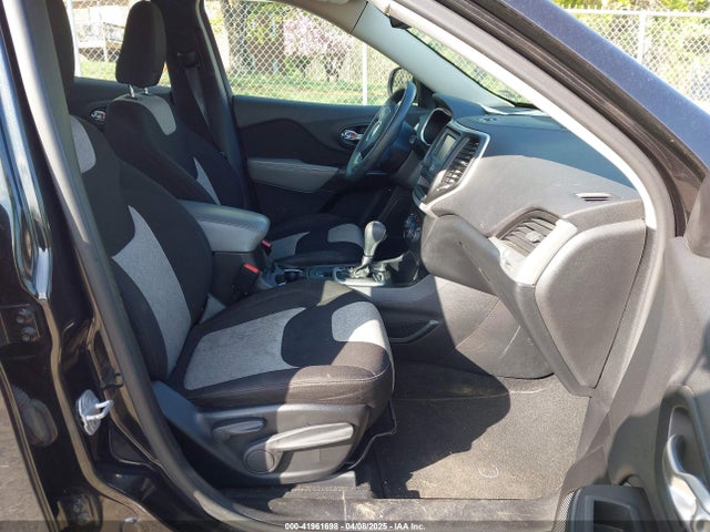 1C4PJLAB4EW110051 Jeep Cherokee Sport