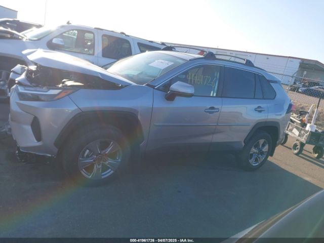 2T3P1RFV3RC436273 Toyota Rav4 Xle