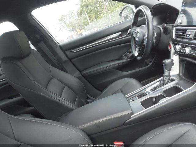 1HGCV1F33KA113896 Honda Accord Sport