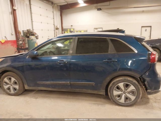 KNDCB3LC5K5328454 KIA NIRO LX