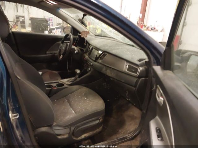 KNDCB3LC5K5328454 KIA NIRO LX