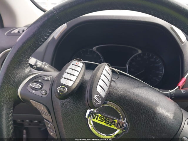 5N1DR2MM0HC639453 Nissan Pathfinder Sl