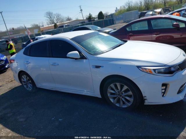 5XXGT4L33JG208165 KIA Optima S