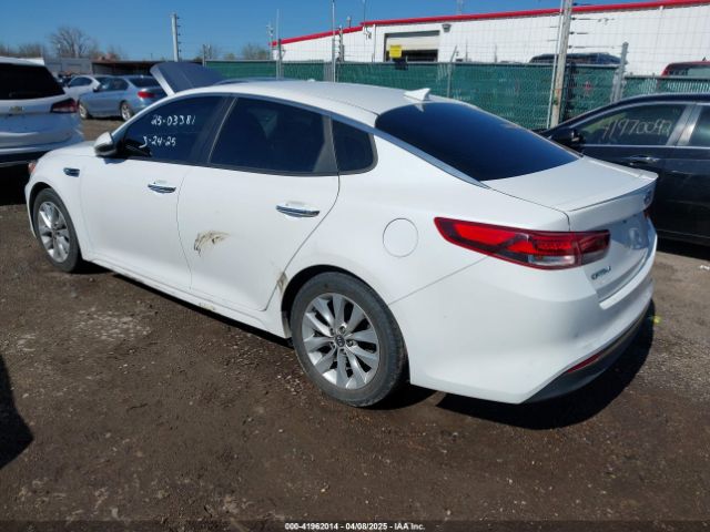 5XXGT4L33JG208165 KIA Optima S