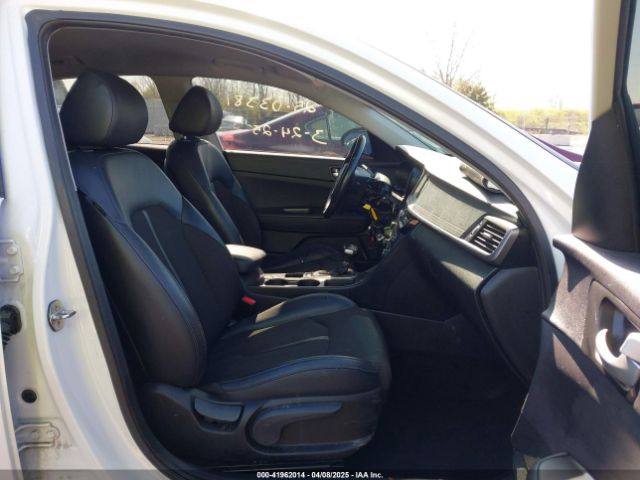 5XXGT4L33JG208165 KIA Optima S
