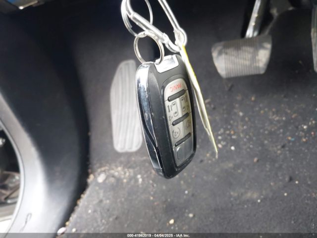 2022 CHRYSLER PACIFICA HYBRID 2C4RC1L72NR180043 Photo 10